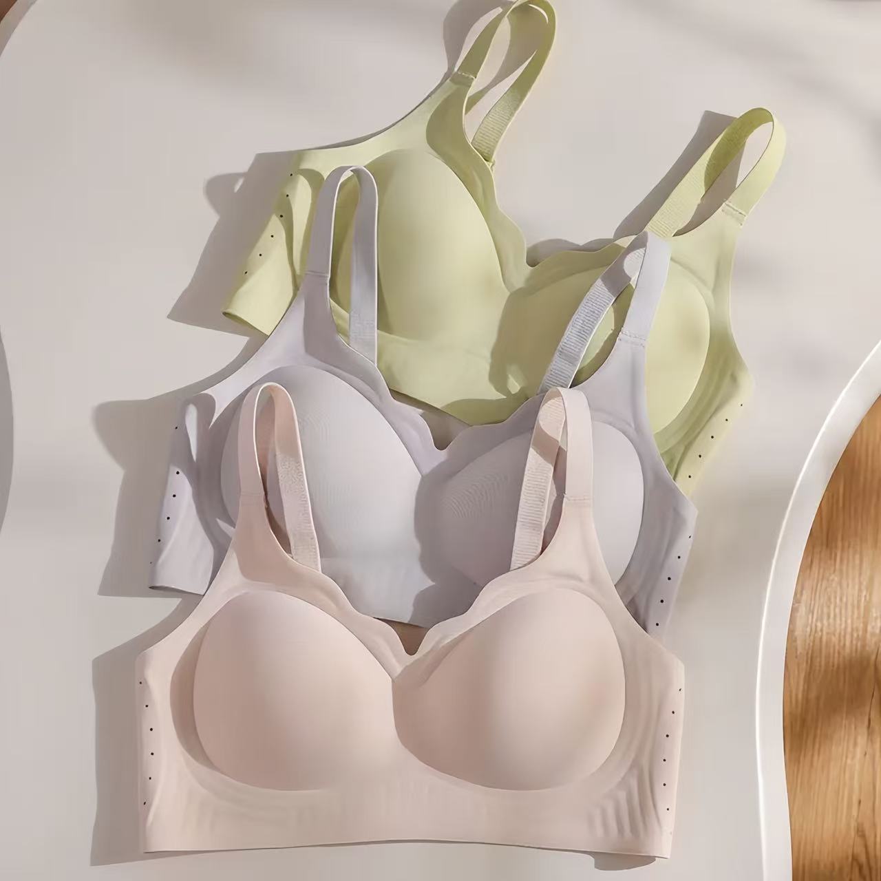 Quality Version of Non-Magnetic Jelly Strip Milk Skin Intimates for Women with Small Breasts, Breathable, Wire-Free, Breast-Retracting, Traceless Bra