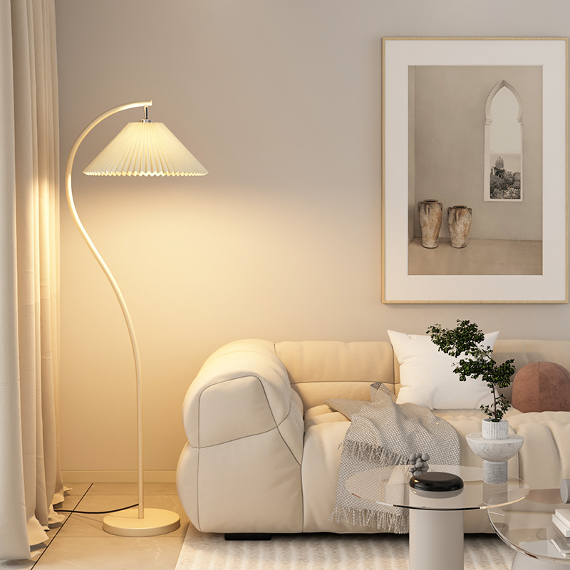 Ins Cream Style Floor Lamp vintage French Retro Living Room Bedroom Bedside Vertical Table Lamp Internet Celebrity Atmosphere Lamp