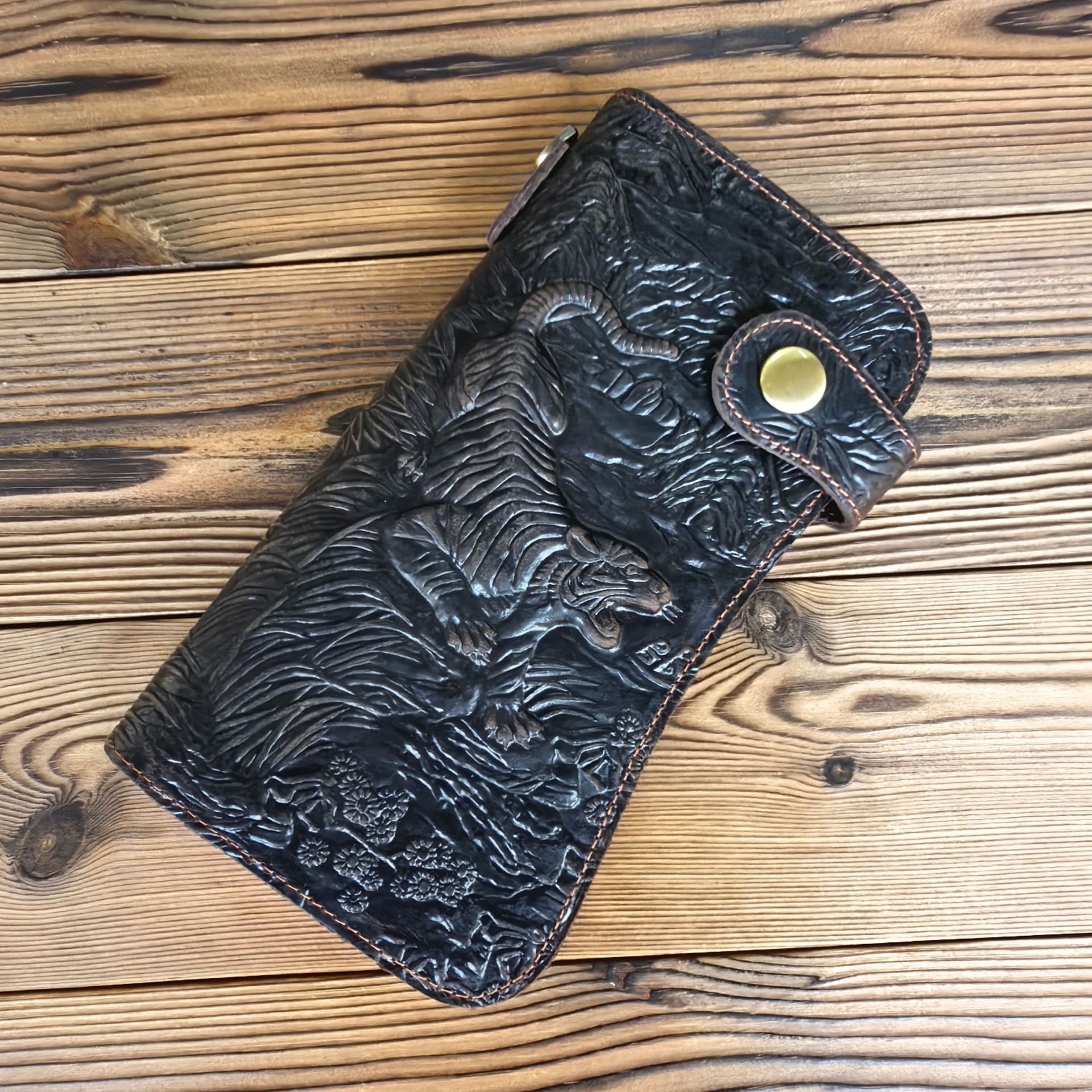 B161 billetera de cuero de cera de aceite de cadena de hierro antirrobo retro japonés patrón de dragón de presión de viento capa superior piel de vaca larga estudiante de moda