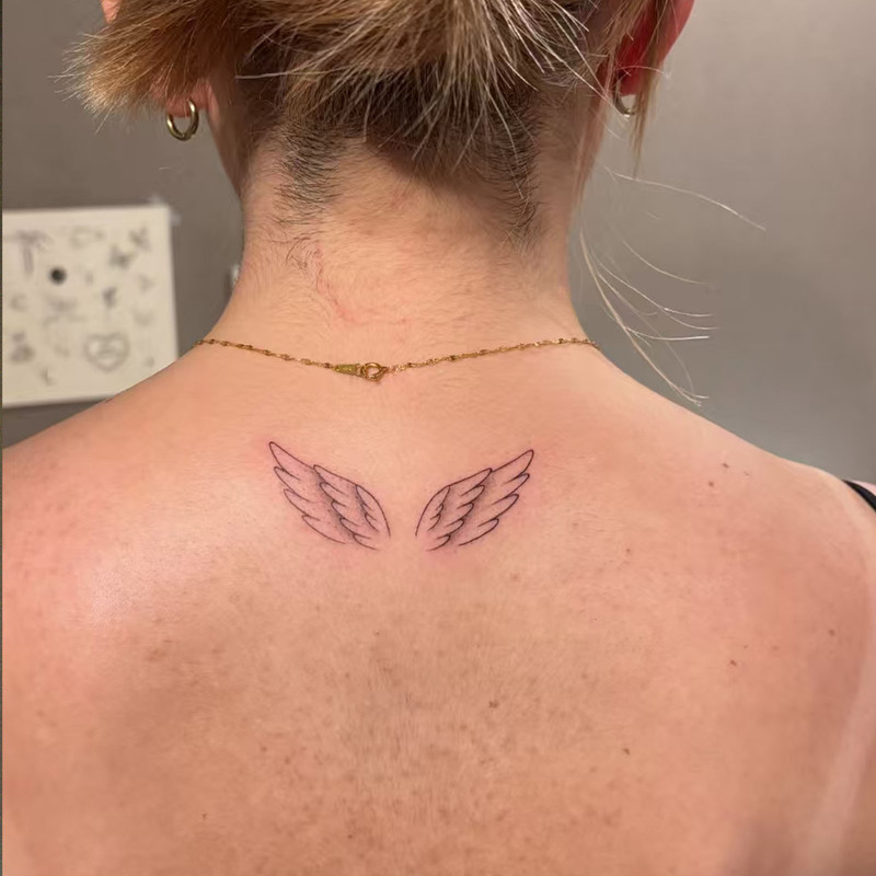 Minimalist Line Angel Wings Tattoo Sticker, Symmetrical Design, Waterproof, Sweat-Proof, Non-Reflective