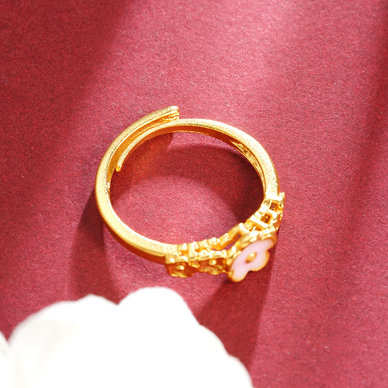 Anillo de oro de arena flor de moda de verano de alta calidad sensación ligera de lujo anillo de mujer no se desvanece joyería al por mayor