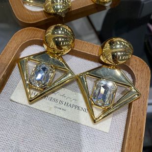 �W��������μ���Ӣͬ���F���׺����ζ��h���|��ʯ���h