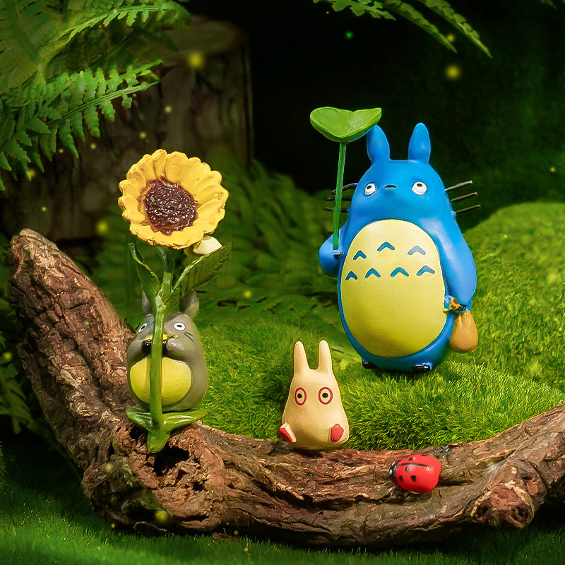 Pecera Totoro pequeños adornos trébol levantando hojas Hayao Miyazaki nueva decoración de dibujos animados de oficina micro paisaje