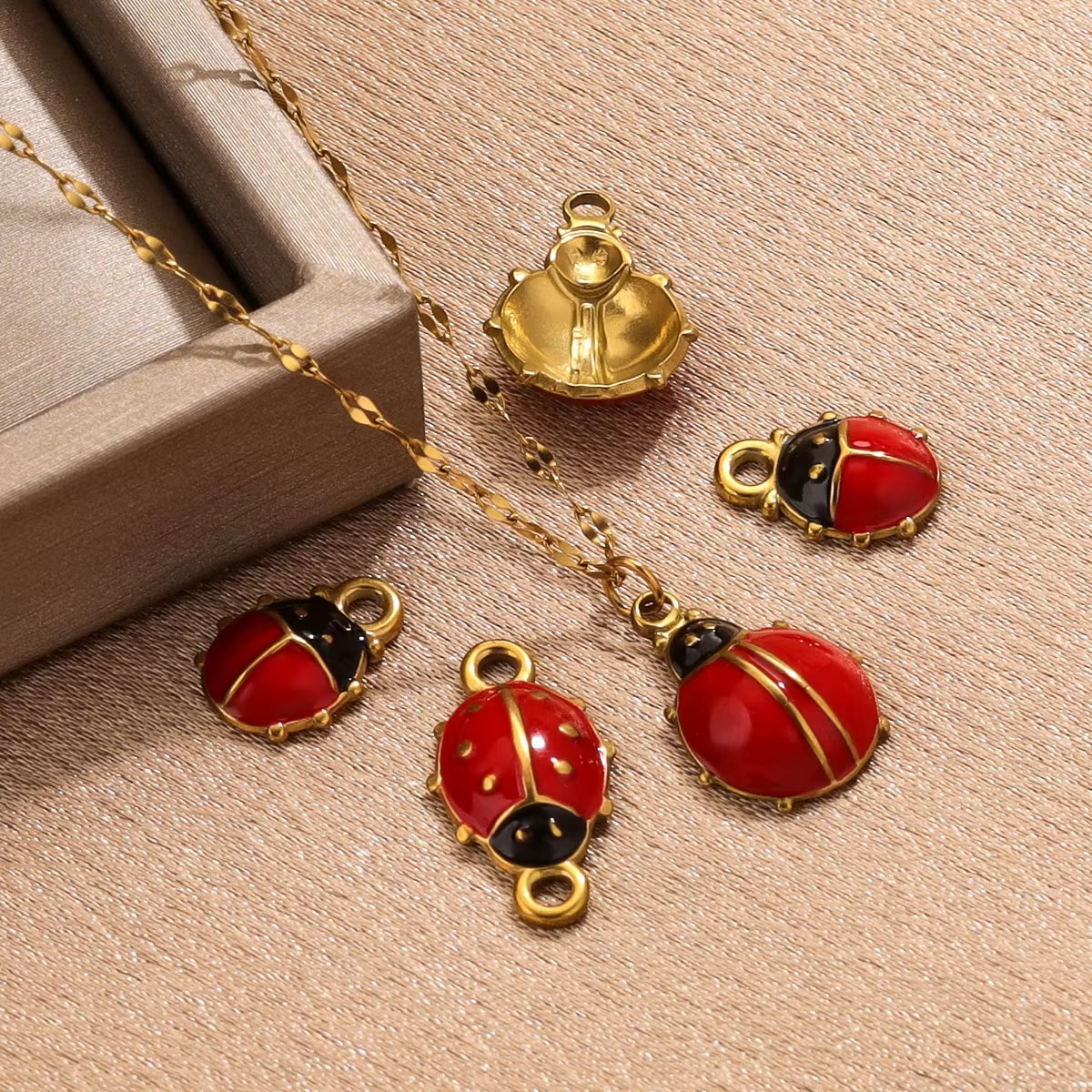 Pendant Classification 5 PCS/Package 304 Stainless Steel Ladybugs Pendant Pendant