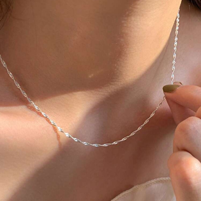 クロスボーダーの新しいチェーンネックレス、ファッショナブルで多用途、輝くネックレス、フェミニンで多用途、シルバーの鎖骨チェーンジュエリー|undefined