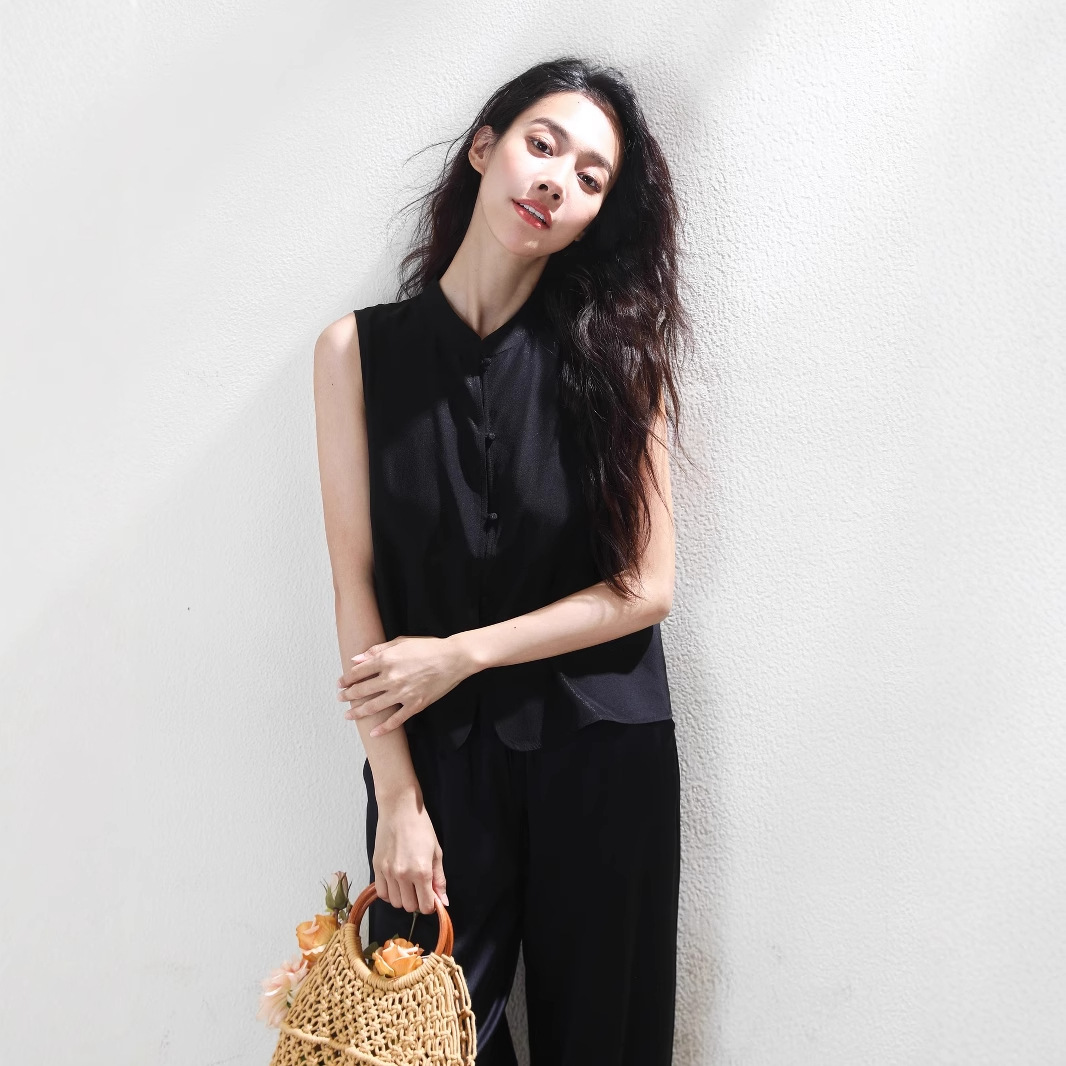 2026 Spring New Chinese Style Shirt Rayon Jacquard Vest Stand Collar Elegant Sleeveless Vest for Women C0713