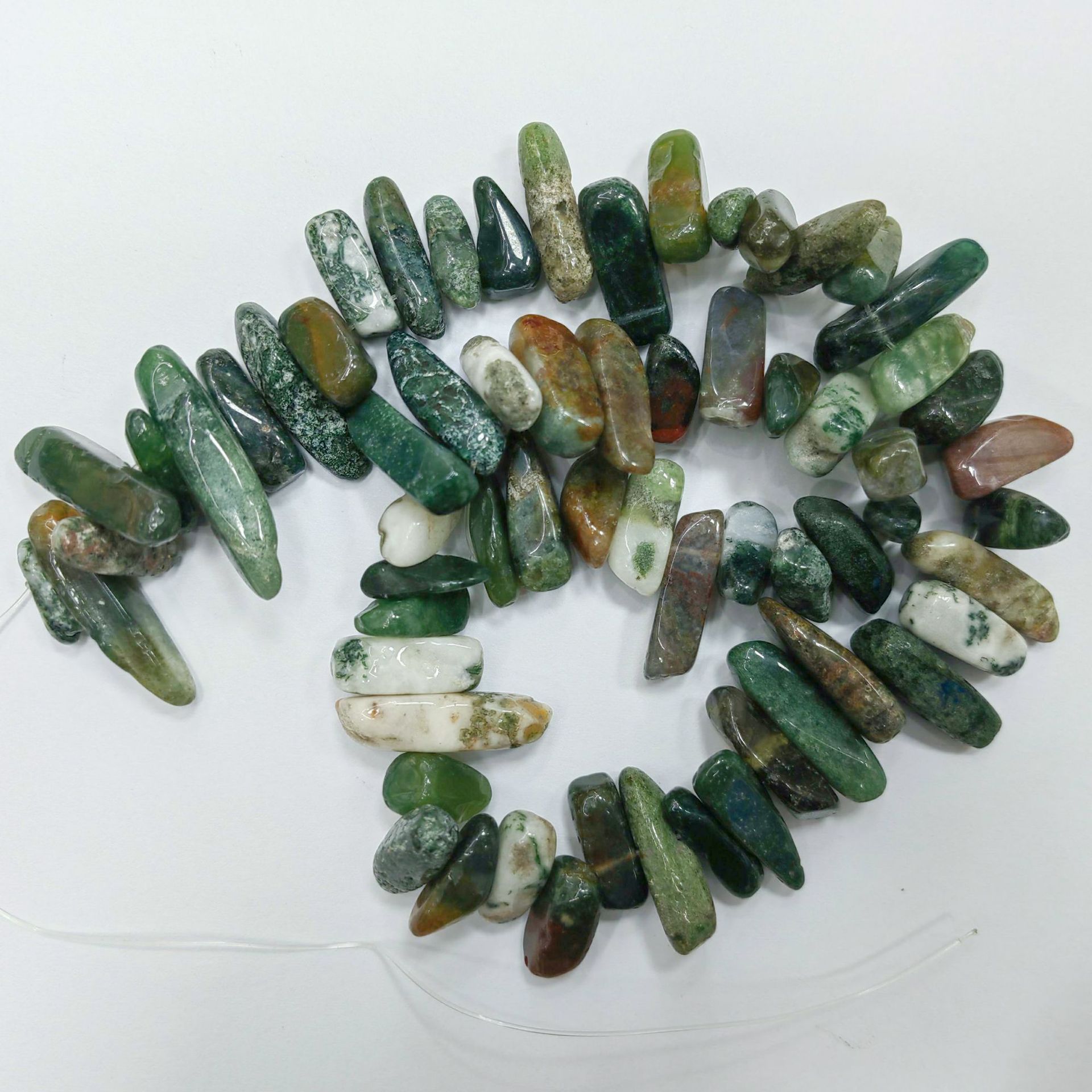 Piedra natural cristal natural piedra triturada sin forma tres o siete cabezas cuentas sueltas productos semiacabados joyas de bricolaje accesorios de cuentas al por mayor