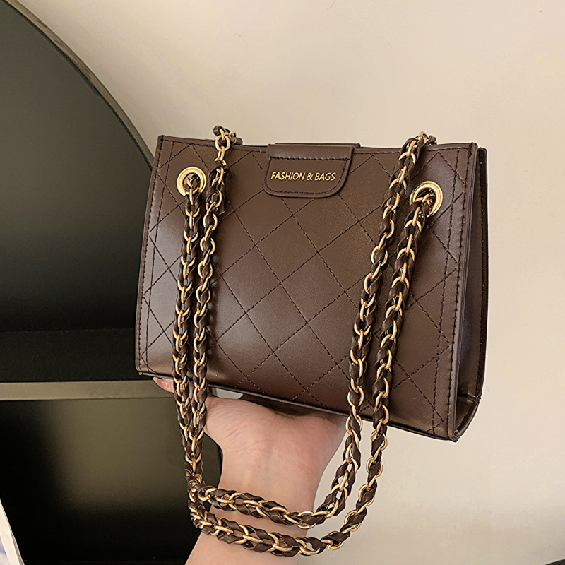 High-quality Textured Diamond-pattern Chain For Women, 2024 New Trendy Versatile Ins Niche Crossbody Bag, Underarm_voghion.com