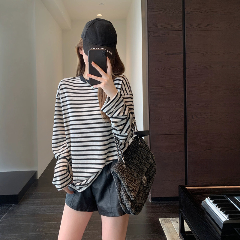 Spring is not late, nice weekend. Women's long-sleeved striped T-shirt, loose, casual, light, slightly sheer, sun-protective top 26 Spring is not late, nice weekend. Women's long-sleeved striped T-shirt, loose, casual, light, slightly sheer, sun-protective top 26
