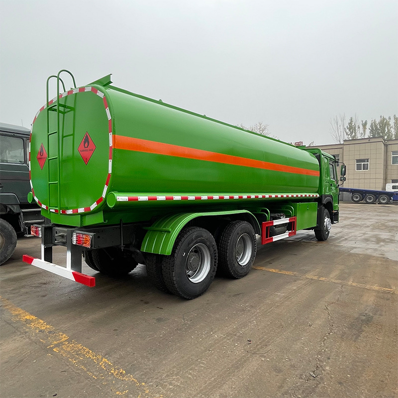 转让二手10轮豪沃油罐运输车 20方柴油汽油移动加油车 颜色可订