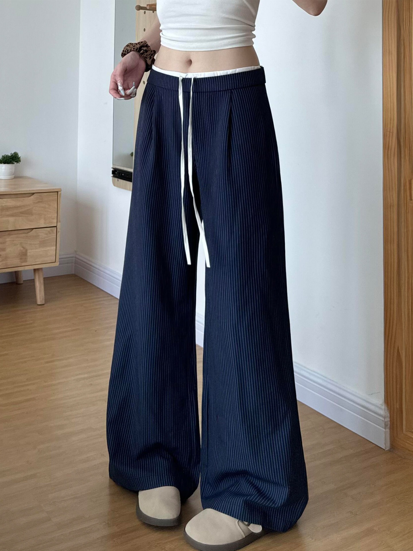 American-style blue striped suit pants for women, new autumn collection, high-waisted, designed to cover the hips and create a slimming effect, casual wide-leg pants
