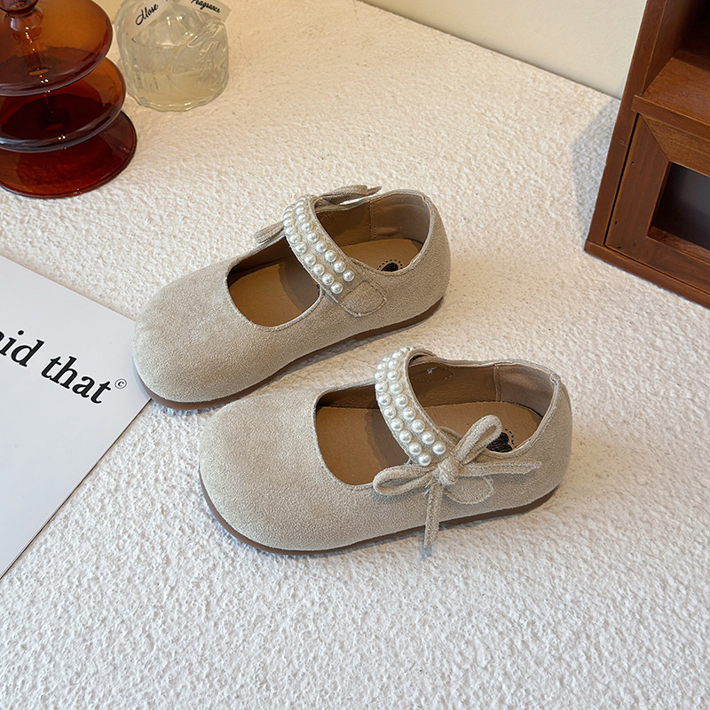 Zapatos de cuero para niñas 2026 primavera y otoño nuevos zapatos infantiles de arco de perla princesa zapatos de suela suave para niños pequeños zapatos Mary Jane