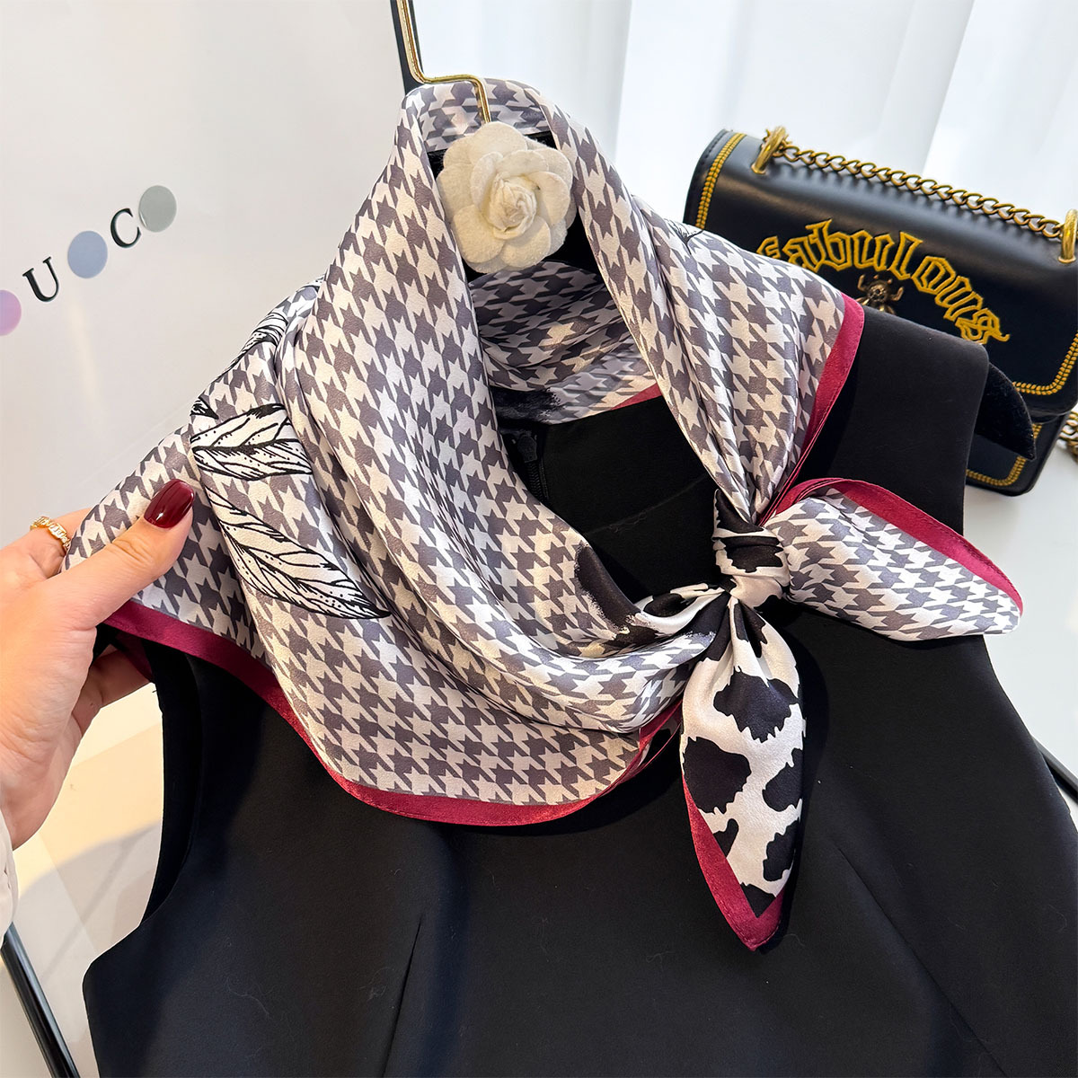 Spring/Summer New Luxury Printed Square Scarf For Women 100% Mulberry Silk Versatile Thin Neck Scarf Shawl - Thumbnail 2