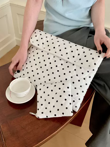 South Korea Cross-border Love Wave Point Sleeve Bag Instagram Style Korean Style Simple 13-inch Notebook Storage Bag Protective Cover