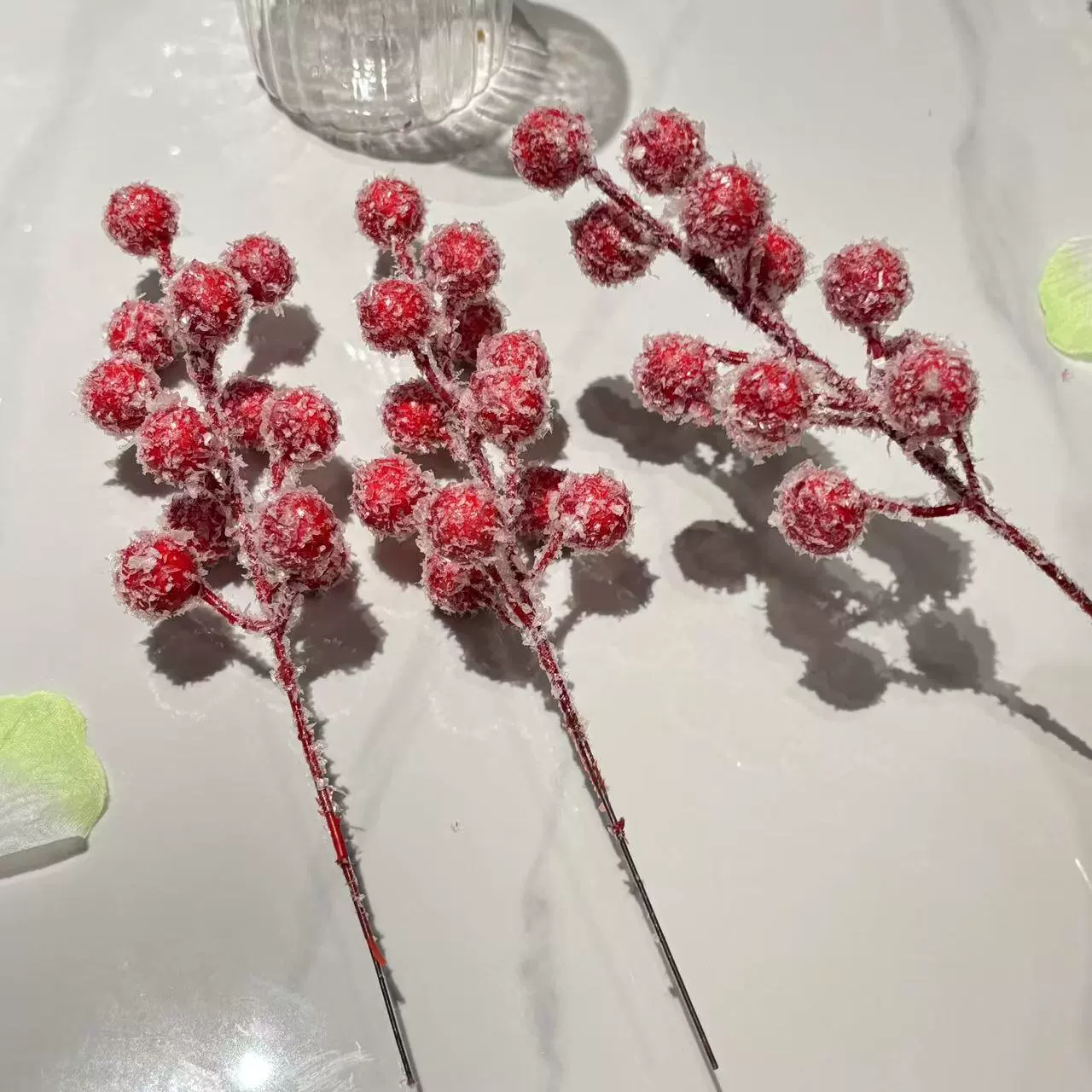 爆款12叉圣诞红果带雪花 浆果圣诞装饰摆件 福桶插花发财果批发