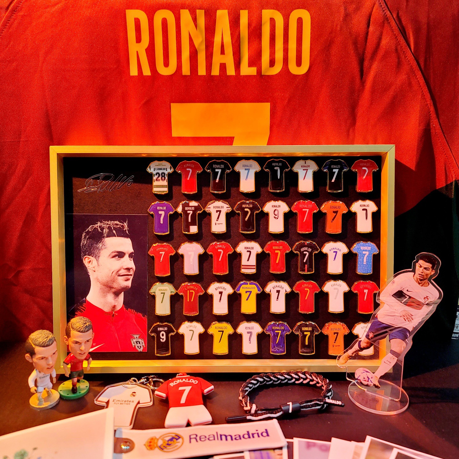 Messi Ronaldo camiseta insignia marco de madera sólida recuerdos de fútbol hechos a mano alrededor del cumpleaños del novio Regalo del festival de Qixi image 33