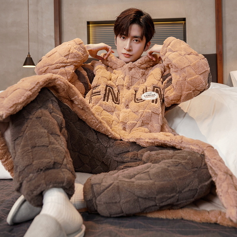 Pijamas de hombre Otoño e Invierno lana de coral engrosada forro polar cálido camisón acolchado de tres capas traje de franela para el hogar