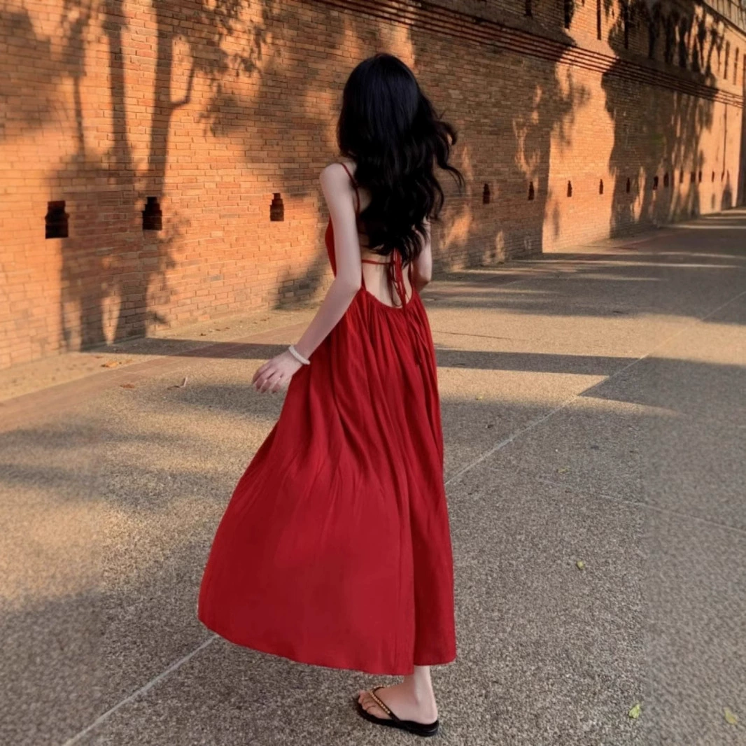 Юньнань Дали носит французское красное платье с подтяжкой