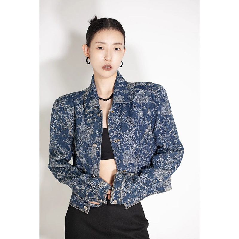 Women's Blue and White Porcelain Embroidered Denim Jacket, Spring/Summer 2025 New Style, Niche Design, Retro Print, Loose Fit for Commuters