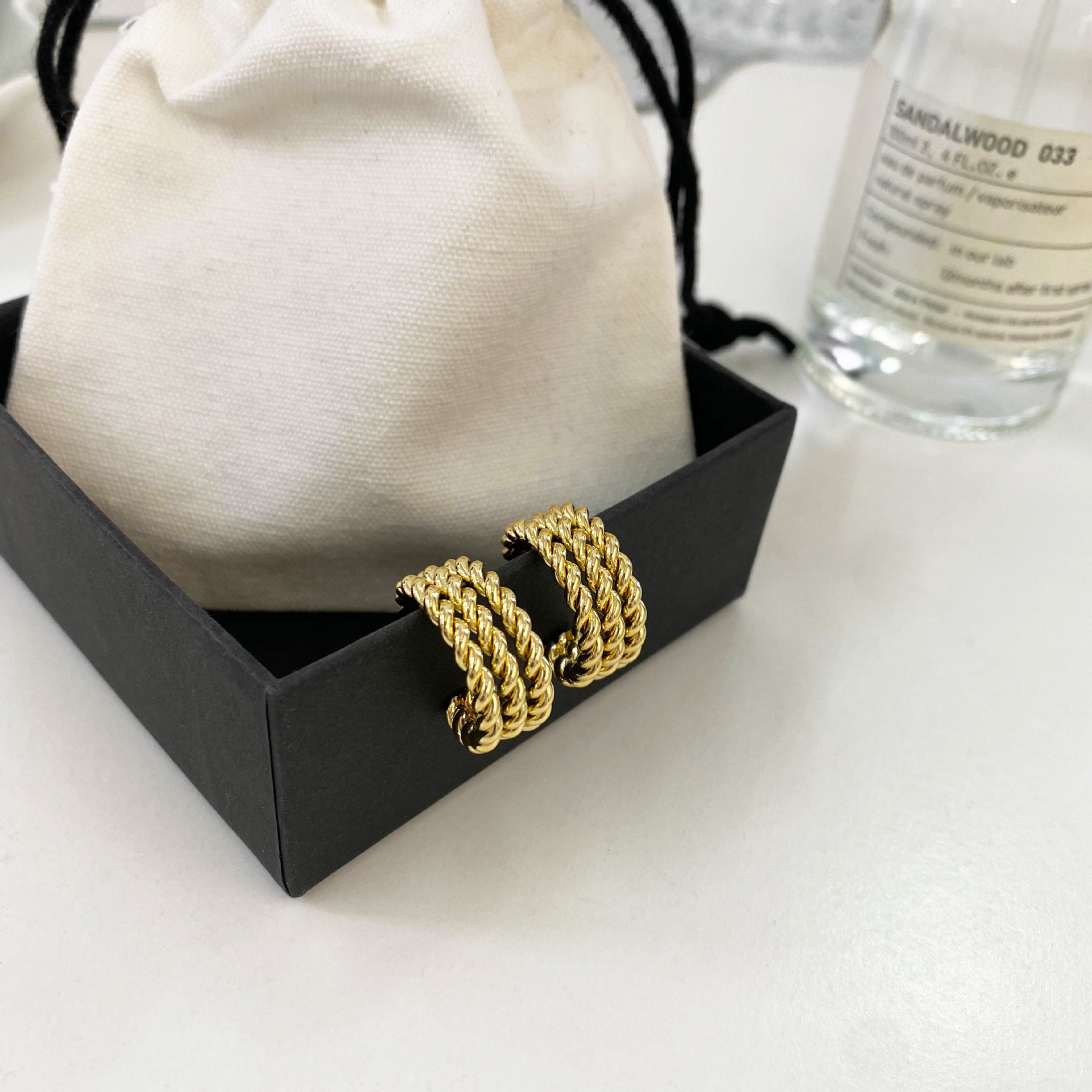 Coreano Fritto Pasta Twists Premium Cerchio Donne Nuovo Moda Yiwu Design Personalizzato Orecchini Gioielli_voghion.com