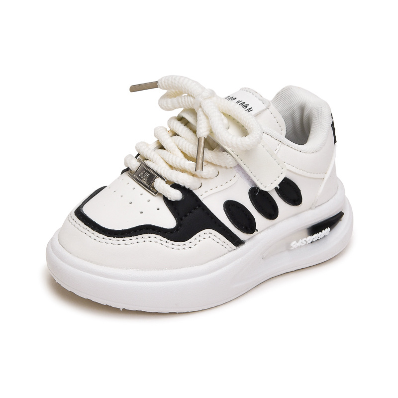 Otoño nueva moda zapatos infantiles, zapatos deportivos de suela suave, zapatos de skate de altura baja, zapatos blancos, zapatos para niños y niñas.