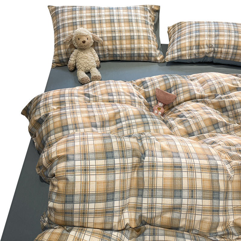Juego de cuatro piezas de algodón lavado de alta calidad, funda nórdica con estampado a cuadros simple, juego de tres piezas estilo sábana para dormitorio individual de estudiantes, venta al por mayor