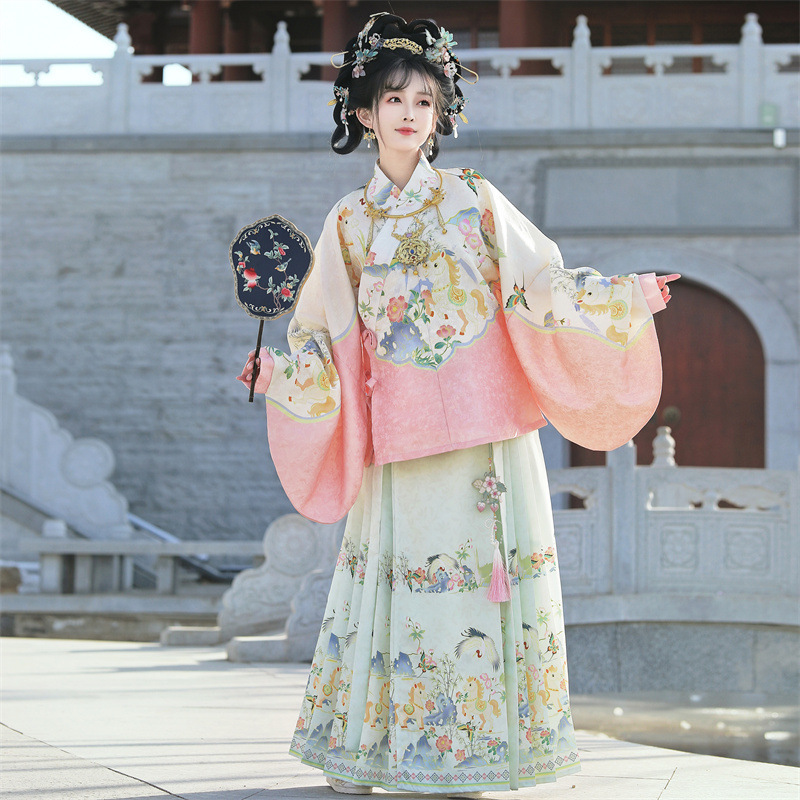 Hanfu Set for Women: Ming-Style Original Design with Jacquard Cross-Collar Top and Mamian Skirt Hanfu Set for Women: Ming-Style Original Design with Jacquard Cross-Collar Top and Mamian Skirt
