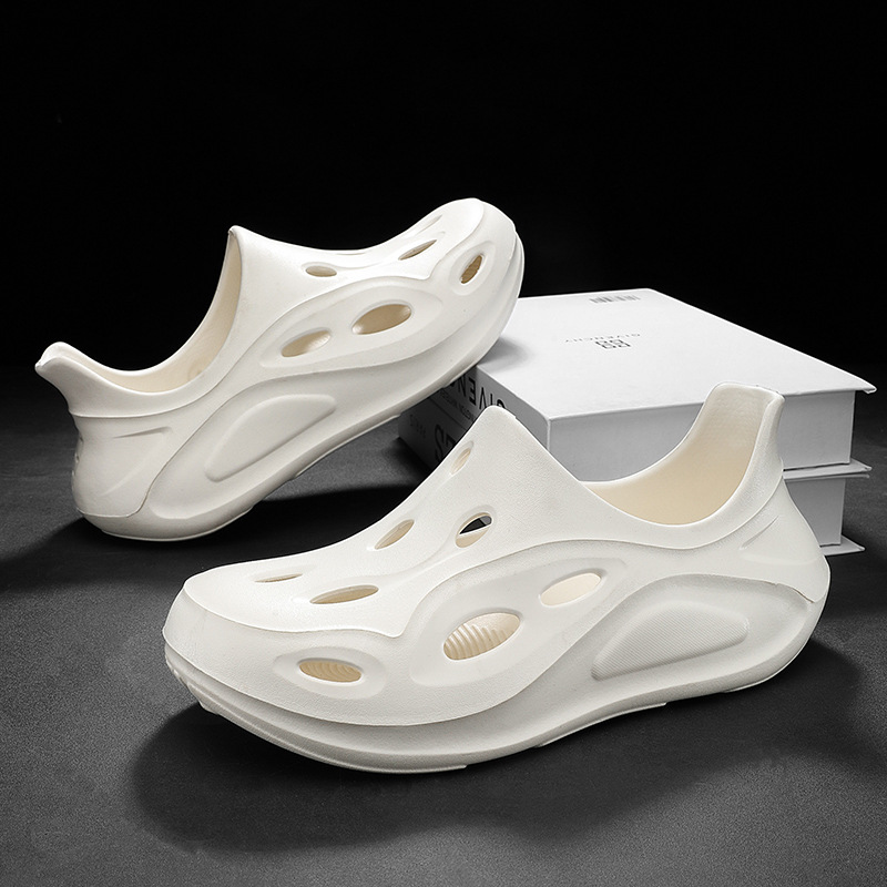 Zapatos de playa para hombre 2025 nuevo primavera y verano para conducir suela transpirable simple moda zapatillas frías