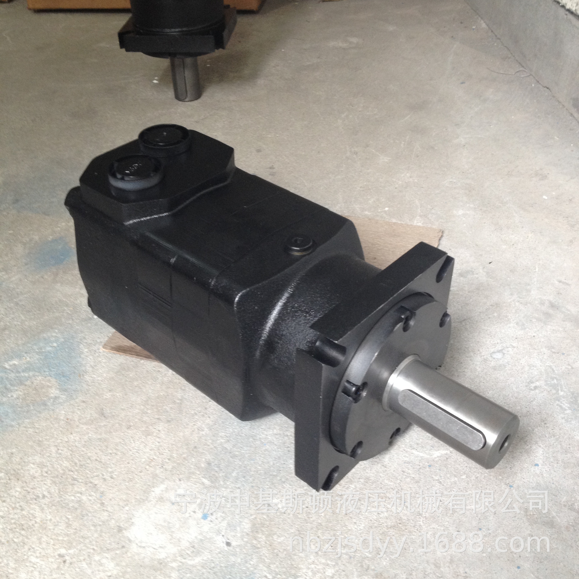 OMV-630打地桩钻孔机动力头低速大扭矩摆线液压马达8Y系列