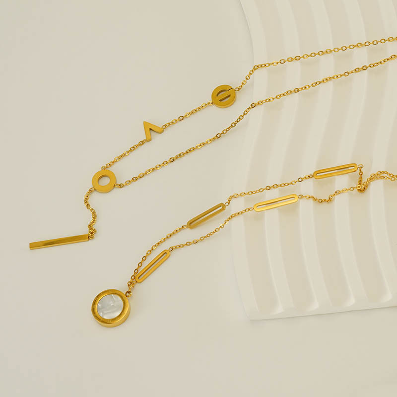 Collar con letra asimétrica mujer acero inoxidable personalizado_voghion.com