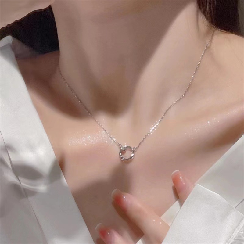 Mobius Necklace Women's Light Luxury Niche High-end Design Sense Internet Celebrity Clavicle Chain Fashion All-match 2025 New