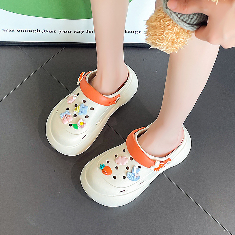 Zapatos de verano para mujeres de 2026 nuevo paquete de fondo suave grueso dos zapatillas de playa suave