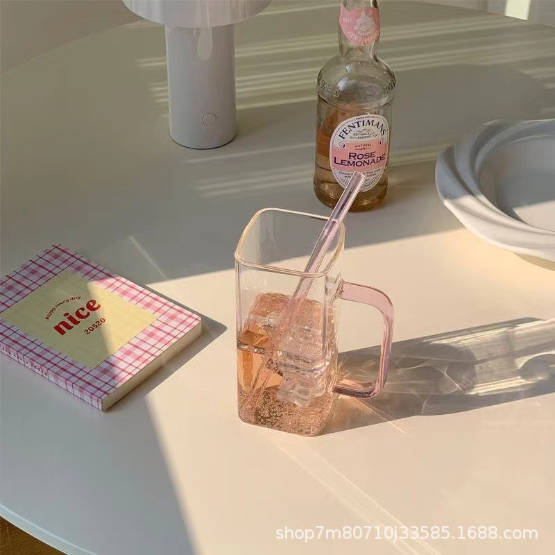 Cristal cuadrado de alta gama de alto aspecto estilo retro nuevo resistente al calor hogar a prueba de explosiones de negocios taza de agua borosilicato taza de té