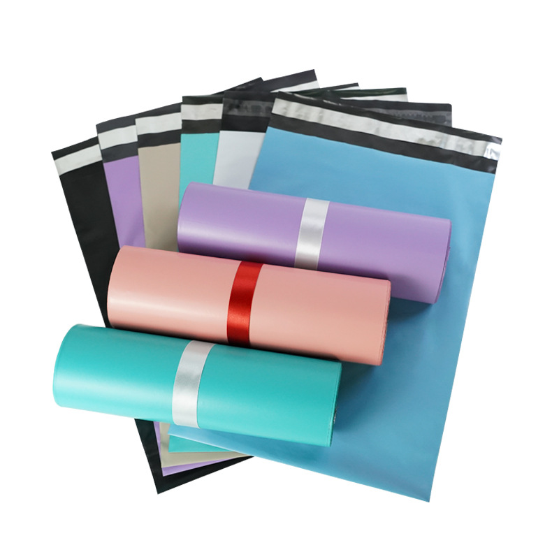 Nuevo material bolsa expreso bolsa de embalaje bolsa de plástico gruesa bolsa impermeable de ropa bolsa de envío expreso blanco y negro