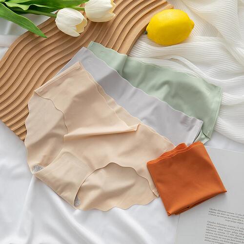Ice silk underwear for women, seamless mid-waist summer thin knitted pure cotton crotch girl one-piece triangle shorts