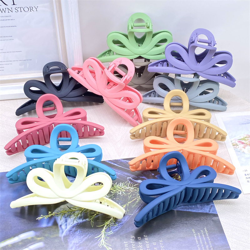 Amazon pintura de goma pinza de pelo grande tamaño pequeño y mediano horquilla de color sólido pinza de pelo dos yuanes tienda supermercado accesorios para el cabello accesorios para la cabeza Accesorios