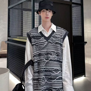 INS American Style Retro Line Sense Design South Korea V-Neck Knitted Vest Men's Autumn Vest Loose Sleeveless Top Trendy