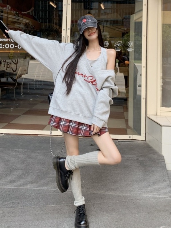 甜辣妹运动休闲V领长袖卫衣背心格子短裙女2025秋季新款时尚套装|undefined