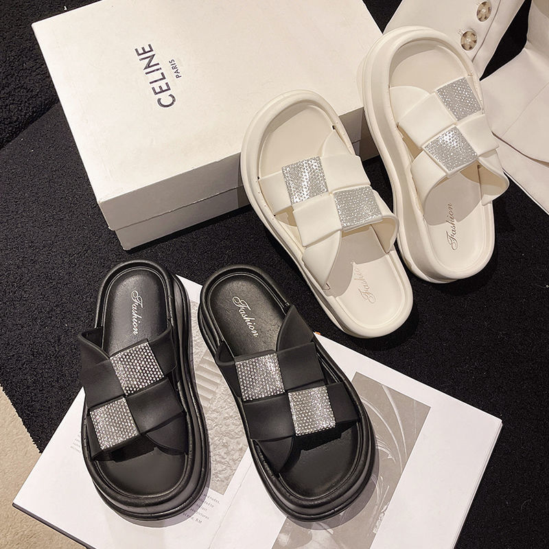 2024 nuevos zapatos de diamantes cuadrados al por mayor aumento de la altura zapatos de mujer estilo Chanel rhinestone Internet celebridad moda todo partido Plataforma zapatillas Casuales