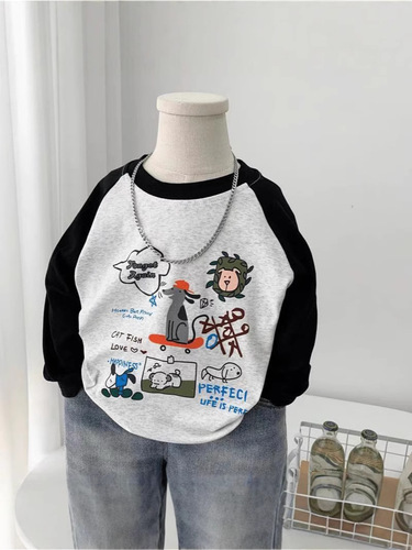 Children's pure cotton long-sleeved T-shirt for spring and autumn, stylish outerwear, patchwork top for young children and babies, cartoon-style versatile base shirt