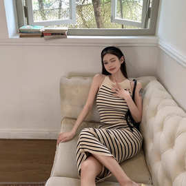 港味辣妹条纹无袖针织连衣裙女夏季新款纯欲风修身显瘦中长款裙子