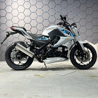 Xiaofeng's New Motorcycle Export Licensed Motosikletlər