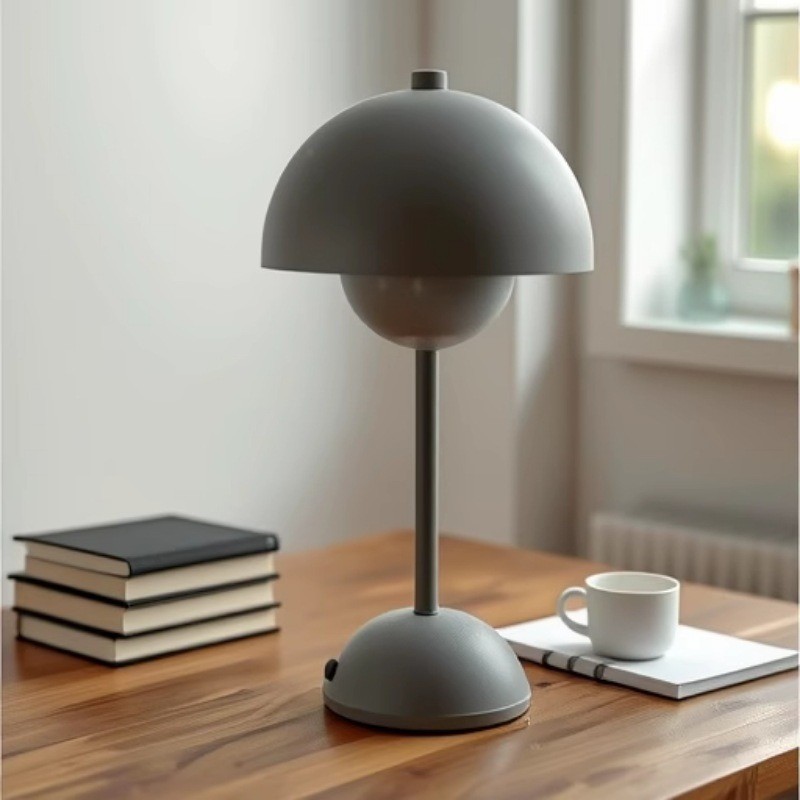 Lámpara de mesa simple y creativa en forma de hongo