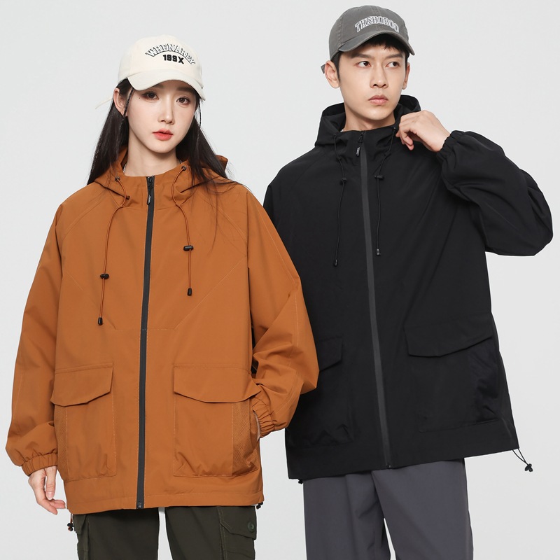 2024 Primavera al aire libre chaqueta con capucha de tres prueba pareja montañismo chaqueta de los hombres Hong Kong estilo chaqueta al por mayor