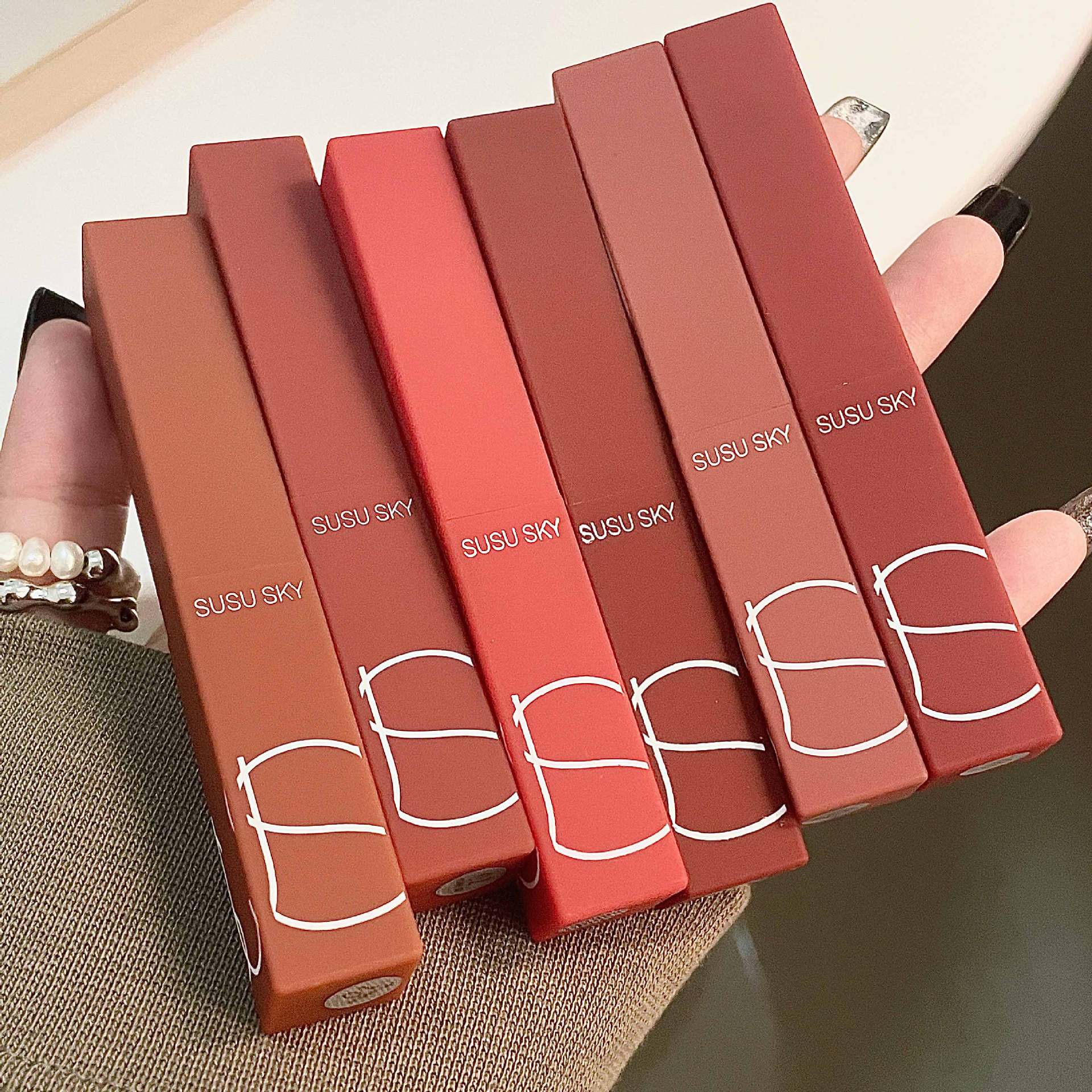 SUSU small square tube matte fine tube lipstick lipstick velvet milk tea bean sand small white lipstick