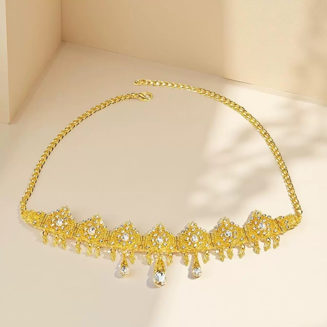 Индийско-арабский свадебный головной убор невесты, вырезанный цветок, подвеска для бровей, подвесные украшения для лба с каплями воды, трансграничные горячие продажи, украшения для лба