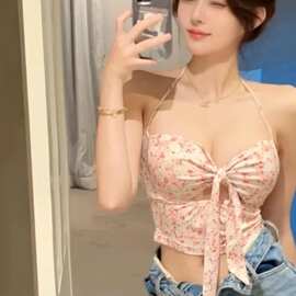 黁白夏季设计感碎花绑带挂脖吊带背心女纯欲甜辣性感短款裹胸美背