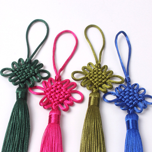 Handmade small Chinese knot pendant 6 plates Chinese knot tassel pendant gift factory direct sales Chinese knot pendant