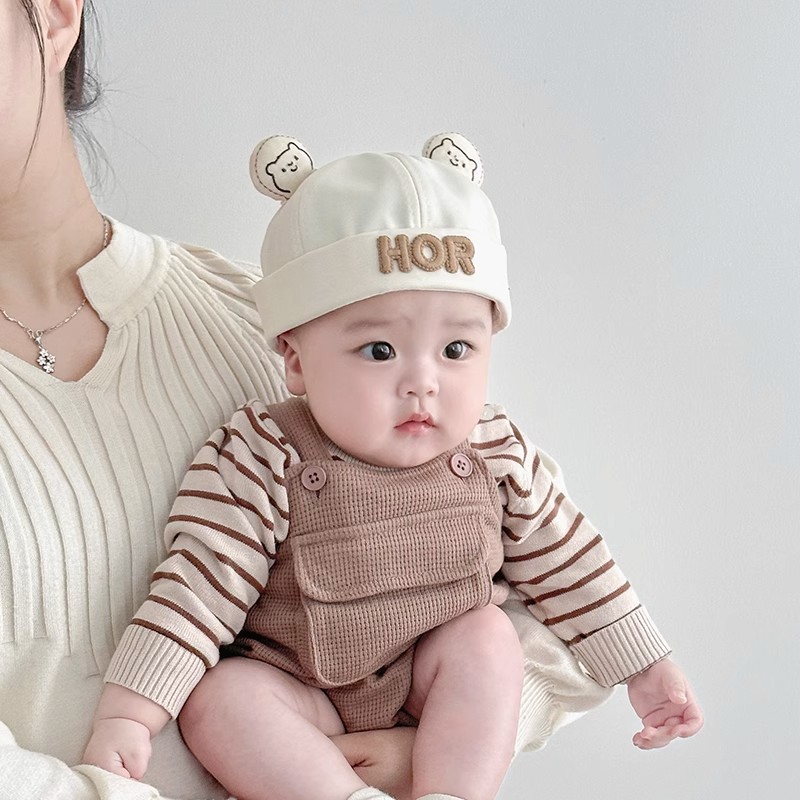 Bonito sombrero de bebé oso primavera y otoño delgado sombrero de piel de melón protector solar para hombres y mujeres, niños y niñas, mes pequeño, sombrero principal