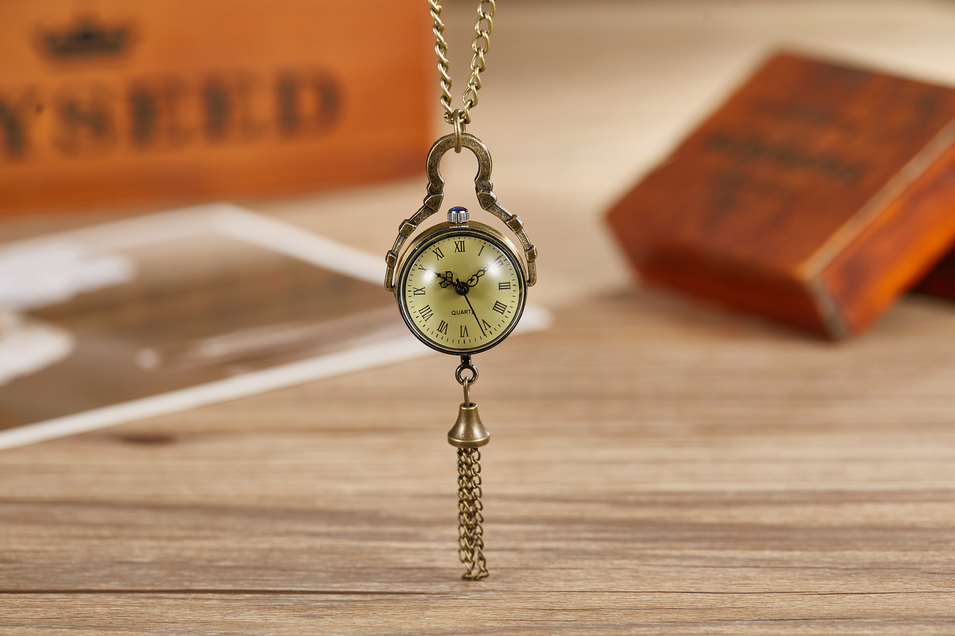 40g Weight Pocket Watch Jewelry Accessory Type Ordinary Glass Mirror Material Alloy Strap Material Pointer+Number Display Type Round Dial Shape Daily, Street Occasion Quartz Movement Guitar, Bicycle, Key Pattern All Seasons Season Unisex Gender Vintage Style Style Vintage Style Guitar Bicycle Key Quartz Pocket Watch Women's Watches 无